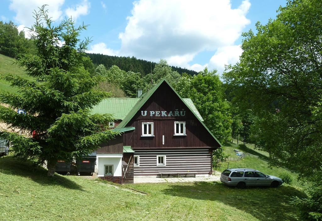 Horská chata U Pekařů Pec pod Snezkou Esterno foto